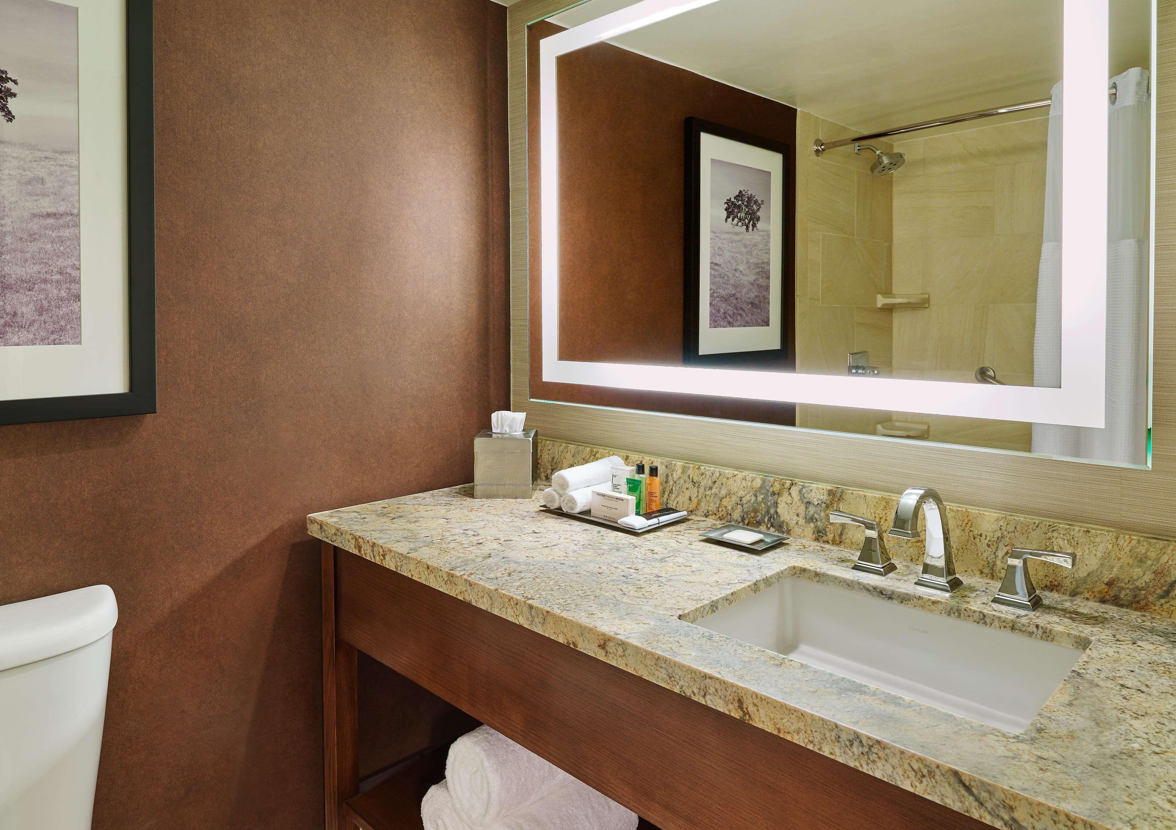 Doubletree By Hilton San Antonio Airport Exterior foto